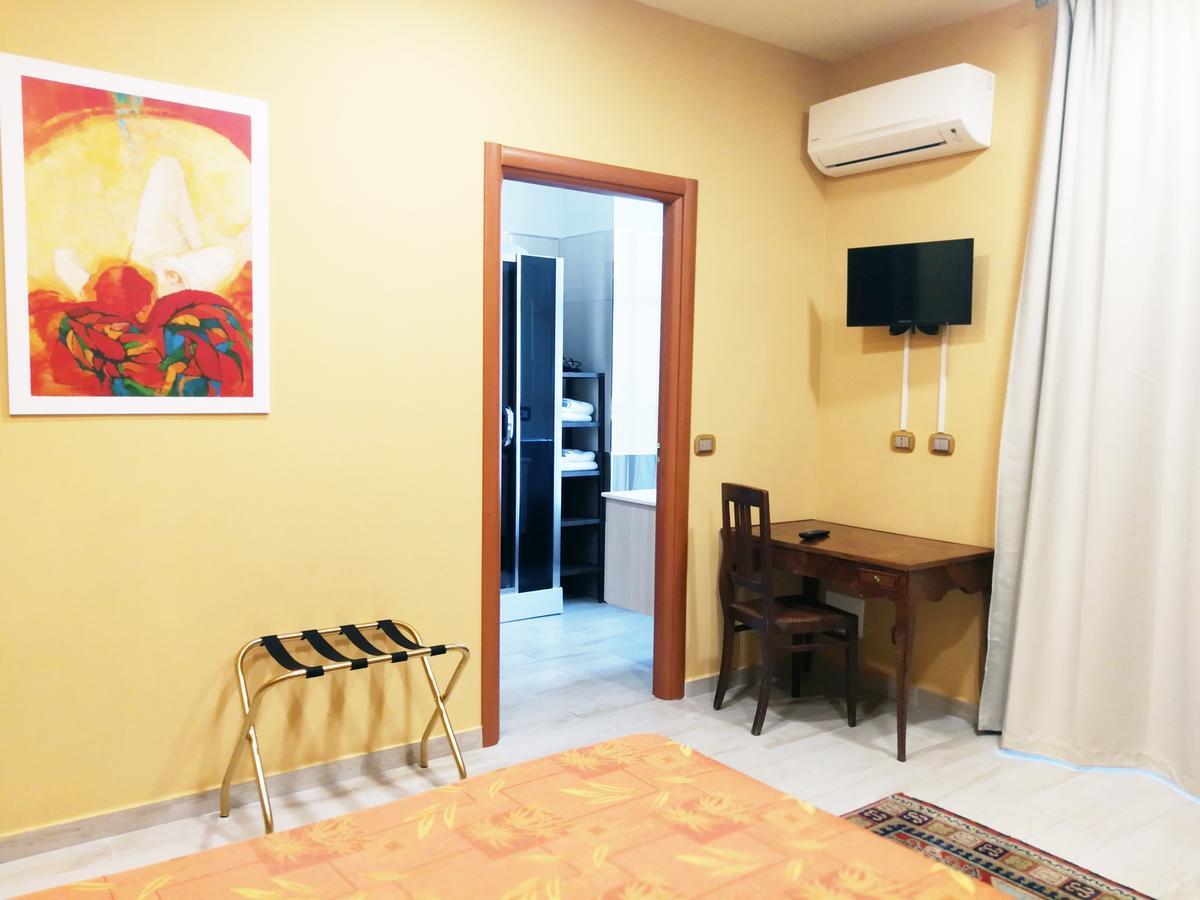 トリノ B＆B セントラル ステーション Bed & Breakfast エクステリア 写真