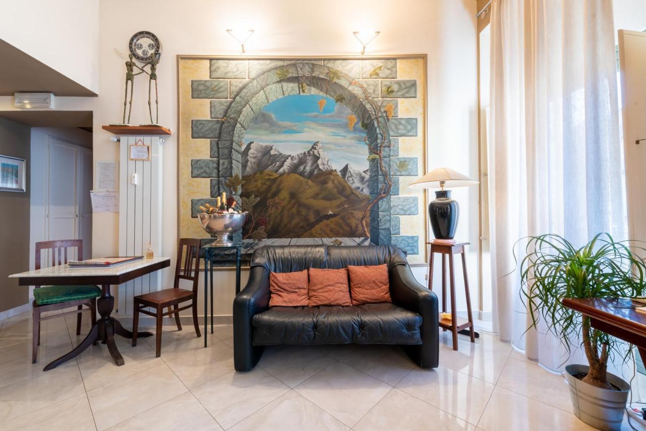 トリノ B＆B セントラル ステーション Bed & Breakfast エクステリア 写真
