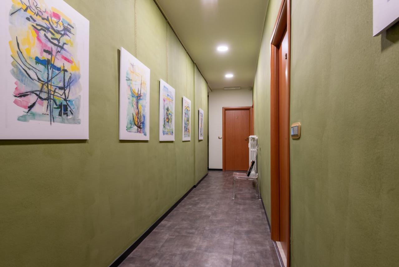 トリノ B＆B セントラル ステーション Bed & Breakfast エクステリア 写真